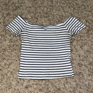 Basic off shoulder crop top.